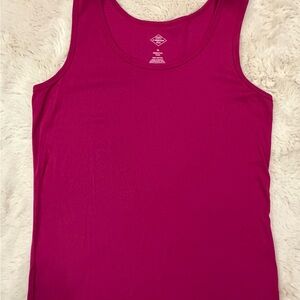 NWOT St. John's Bay Women's Scoop Neck Tank — Magenta